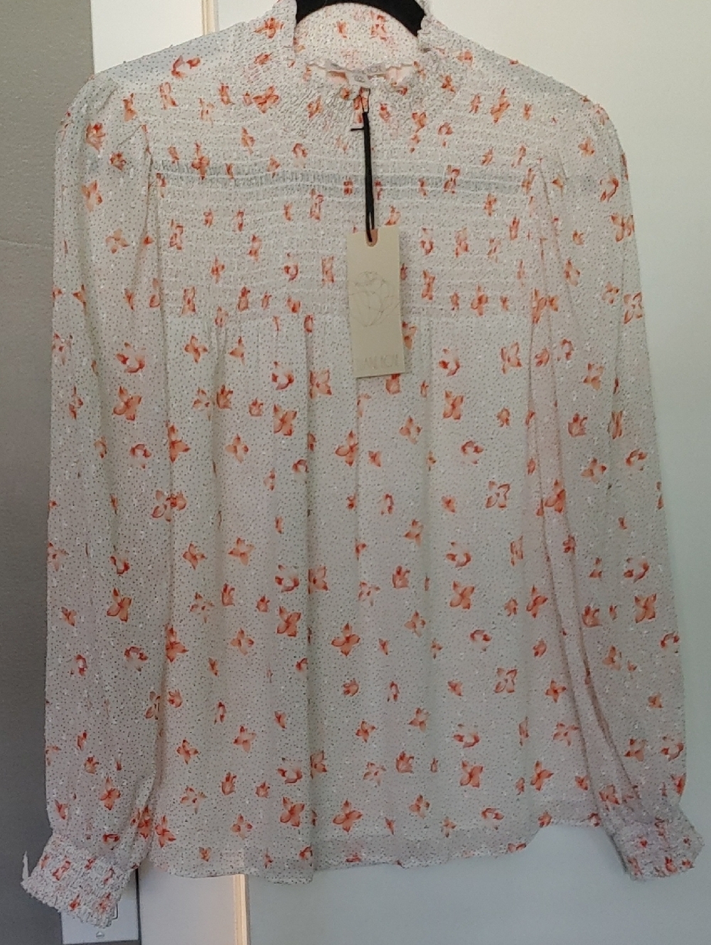 Lightweight White Floral Long-Sleeve Blouse